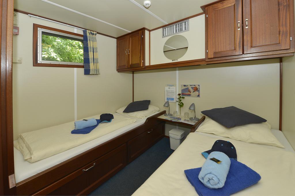 Ms Mecklenburg Hotelschiff Берлин Екстериор снимка